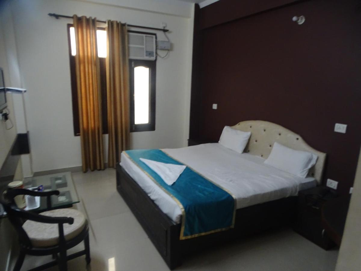 Hotel Paras Plaza Rishīkesh Exterior foto